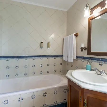 Azor 蓬塔德尔加达