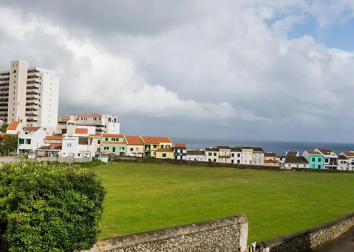 Azor Beach Lodge Apartment